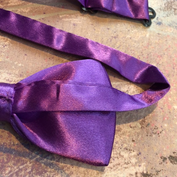 NWOT purple satin bowtie, pre-tied - Picture 9 of 11